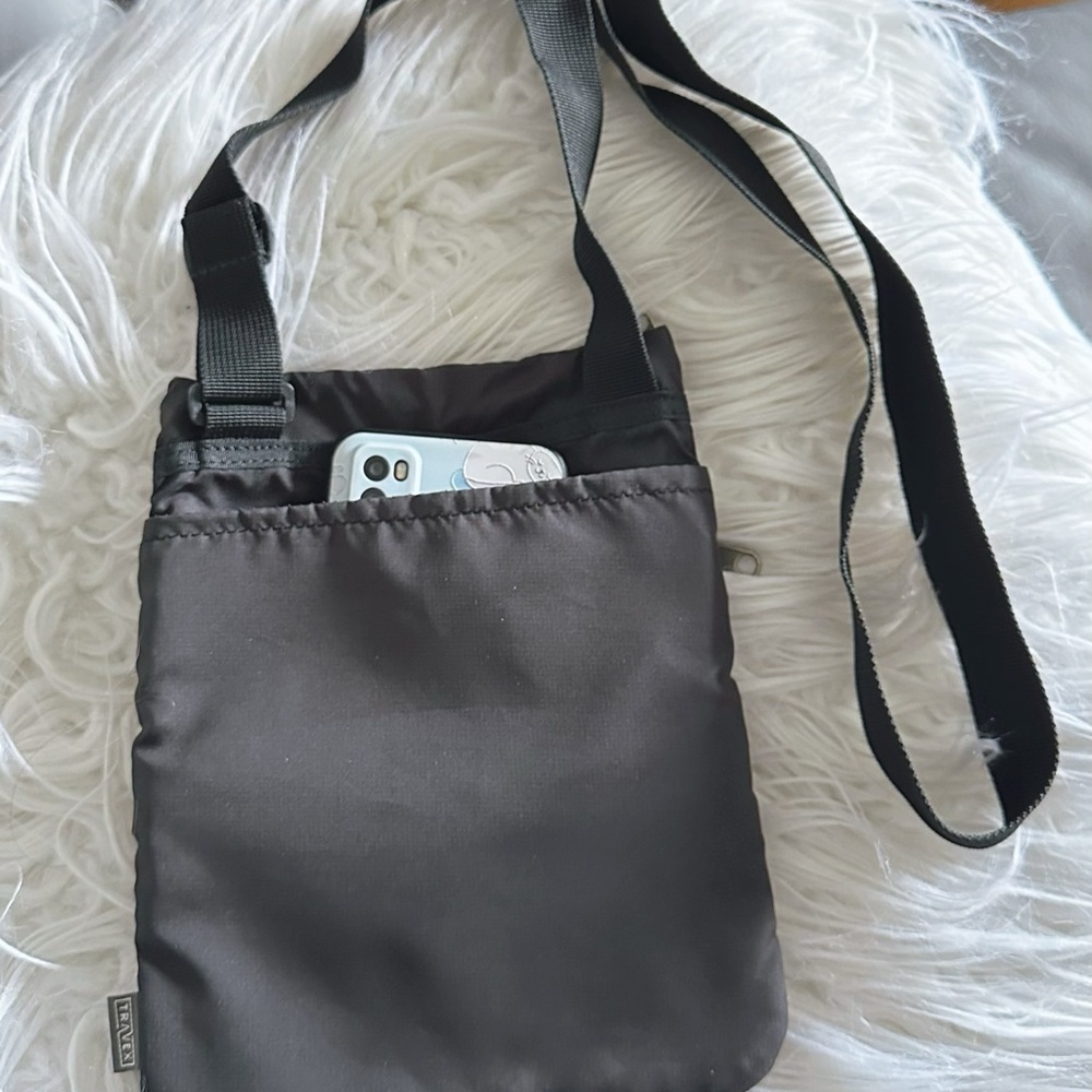 Eddie Bauer Charcoal Messenger Bag - Picture 4 of 6